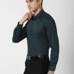 Men Green Slim Fit Solid Formal Shirt